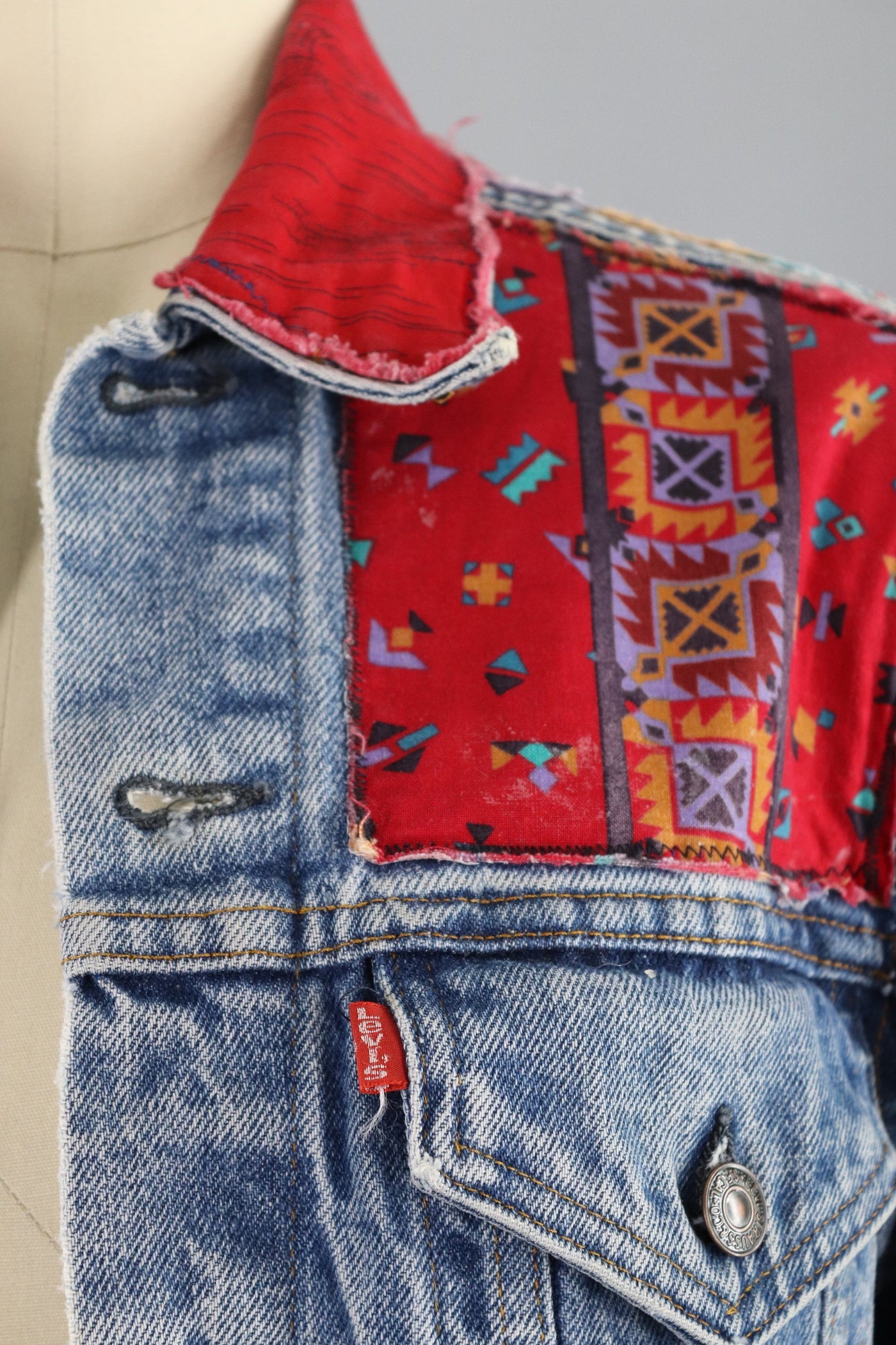 Vintage 1980s Embellished Levi's Denim Jean Jacket / Deer Stag Southwe –  ThisBlueBird