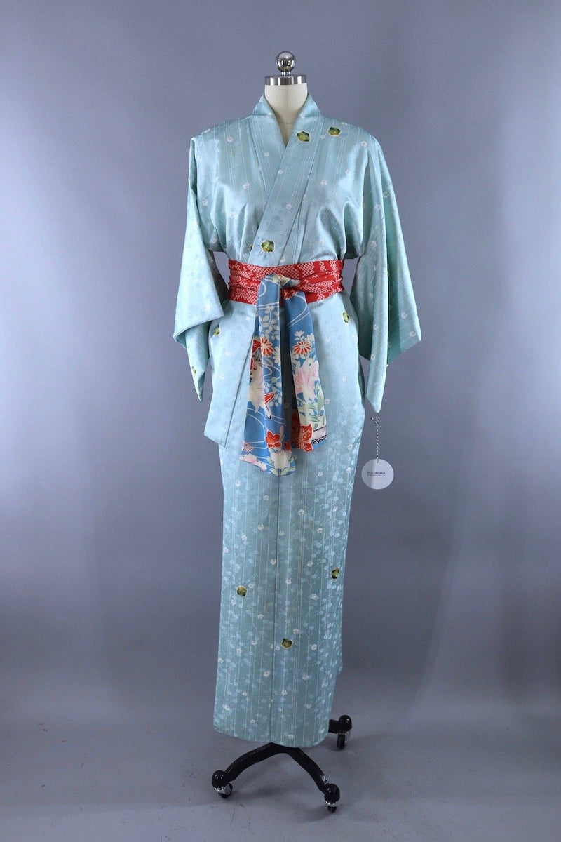 Vintage 1980s Kimono Robe / Pale Blue Floral Shibori