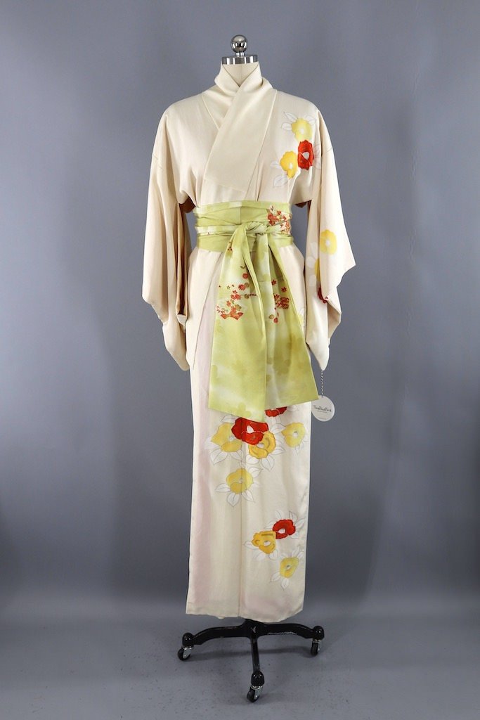 Vintage Ivory and Red Floral Silk Kimono Robe – ThisBlueBird