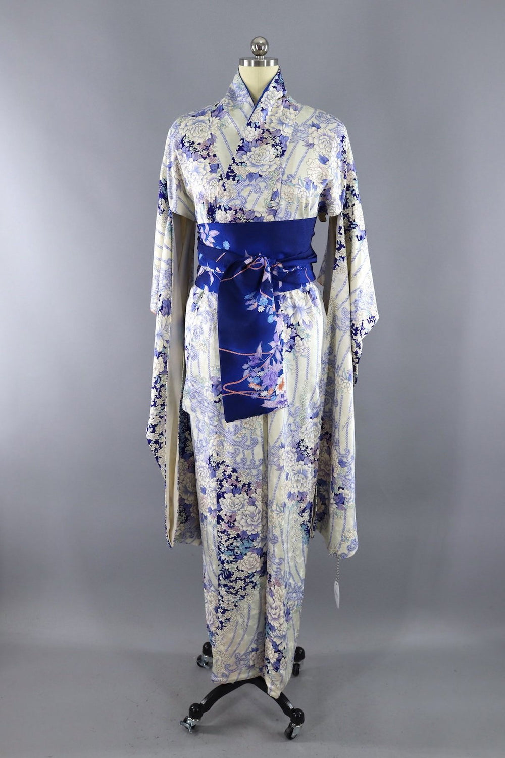 Vintage Silk Kimon Robe / Blue and White Floral Print