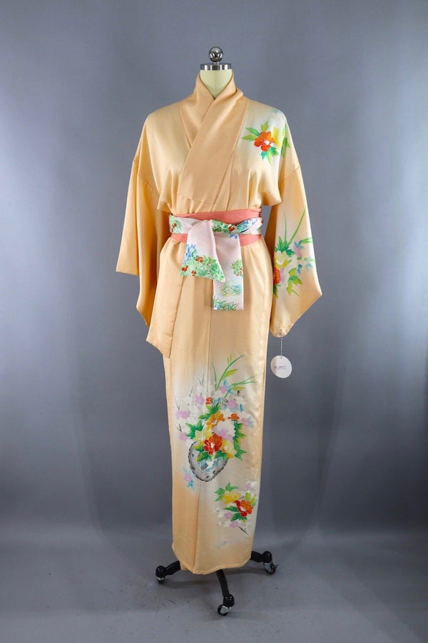1970s Vintage Silk Kimono Robe in Apricot Peach Floral Print