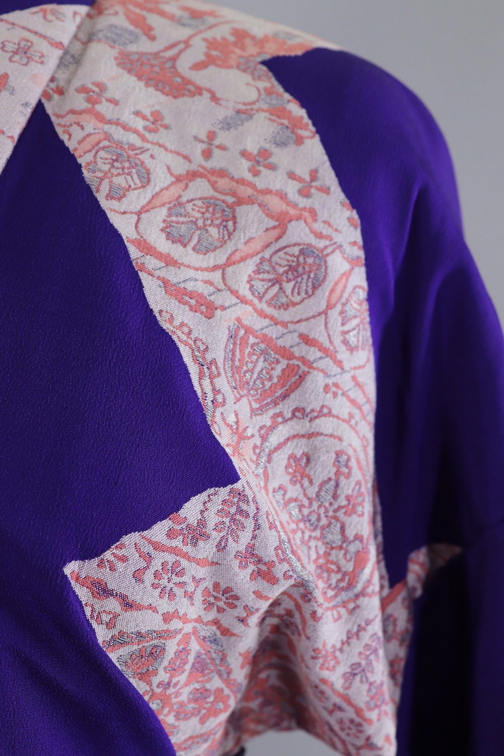 Vintage Silk Kimono Robe / Blue and Pink Urushi Embroidery – ThisBlueBird