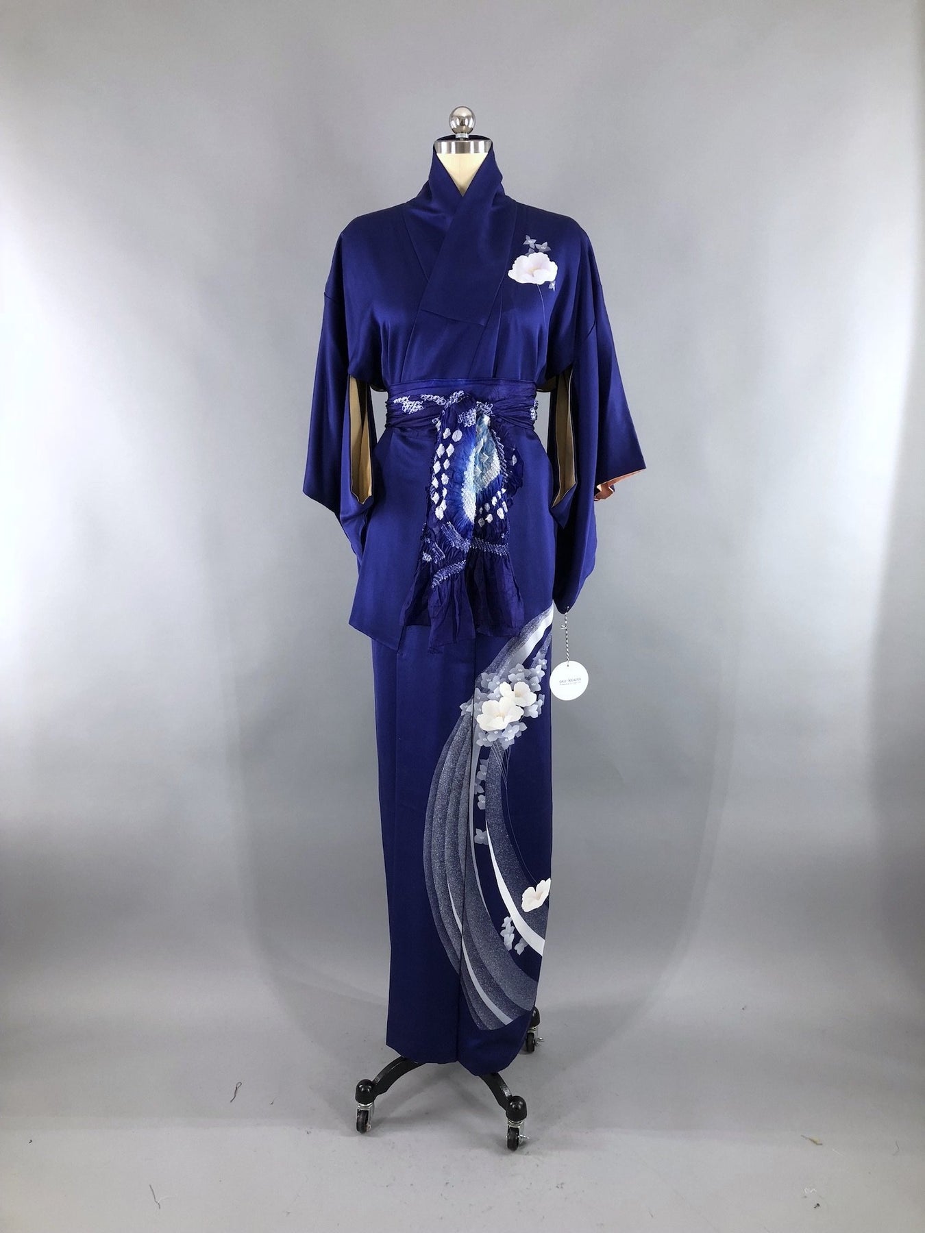 Vintage Silk Kimono Robe / Blue Floral Print – ThisBlueBird