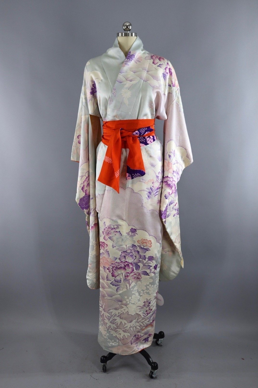 1960s Vintage Silk Kimono Robe in Ice blue and Lavender Floral