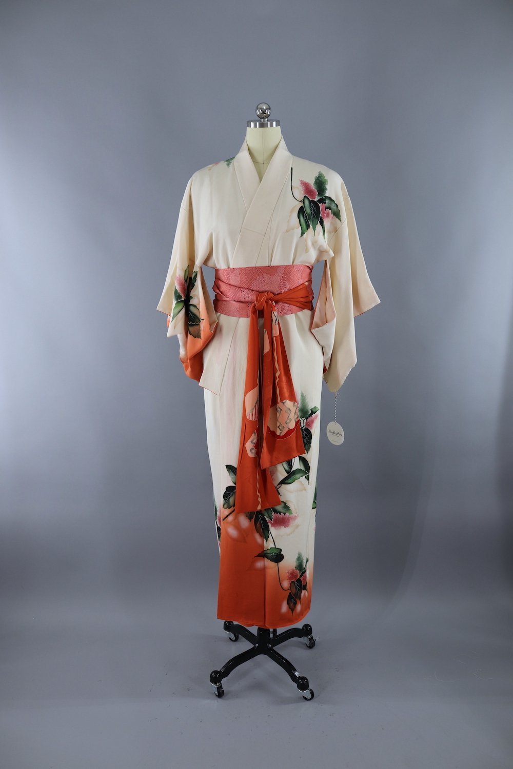 Vintage Silk Kimono Robe / Ivory Hydrangea Floral Print – ThisBlueBird