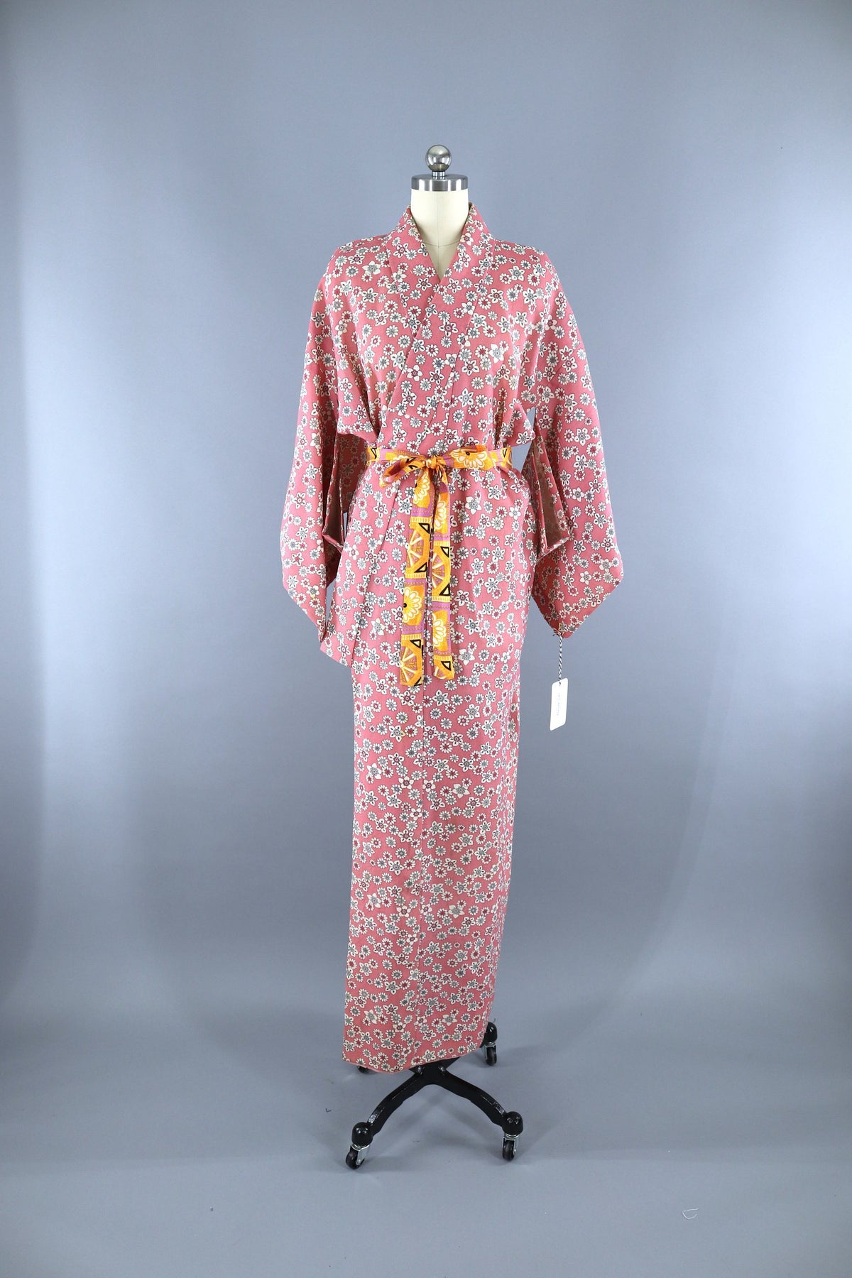 Vintage WOOL Kimono Robe / 1960s Mod Pink Floral – ThisBlueBird