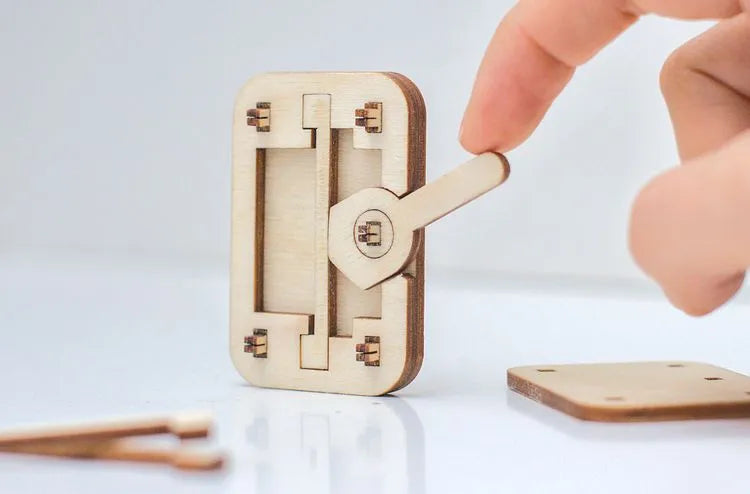 Small and exquisite mechanical switch