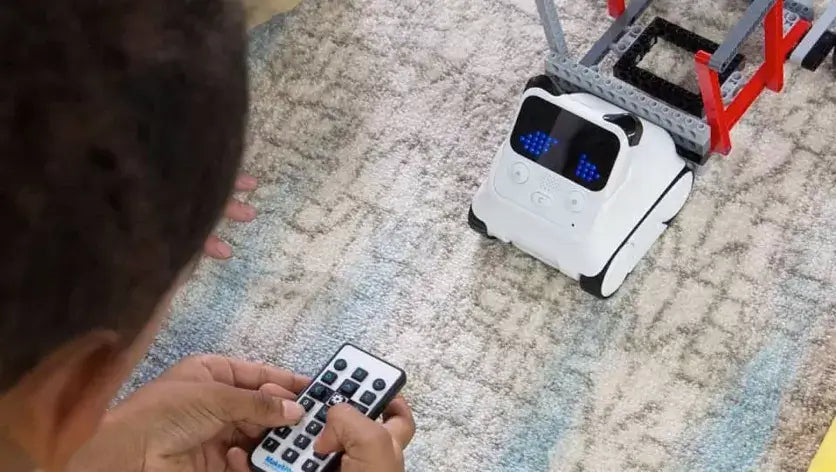 jouet robot télécommandé