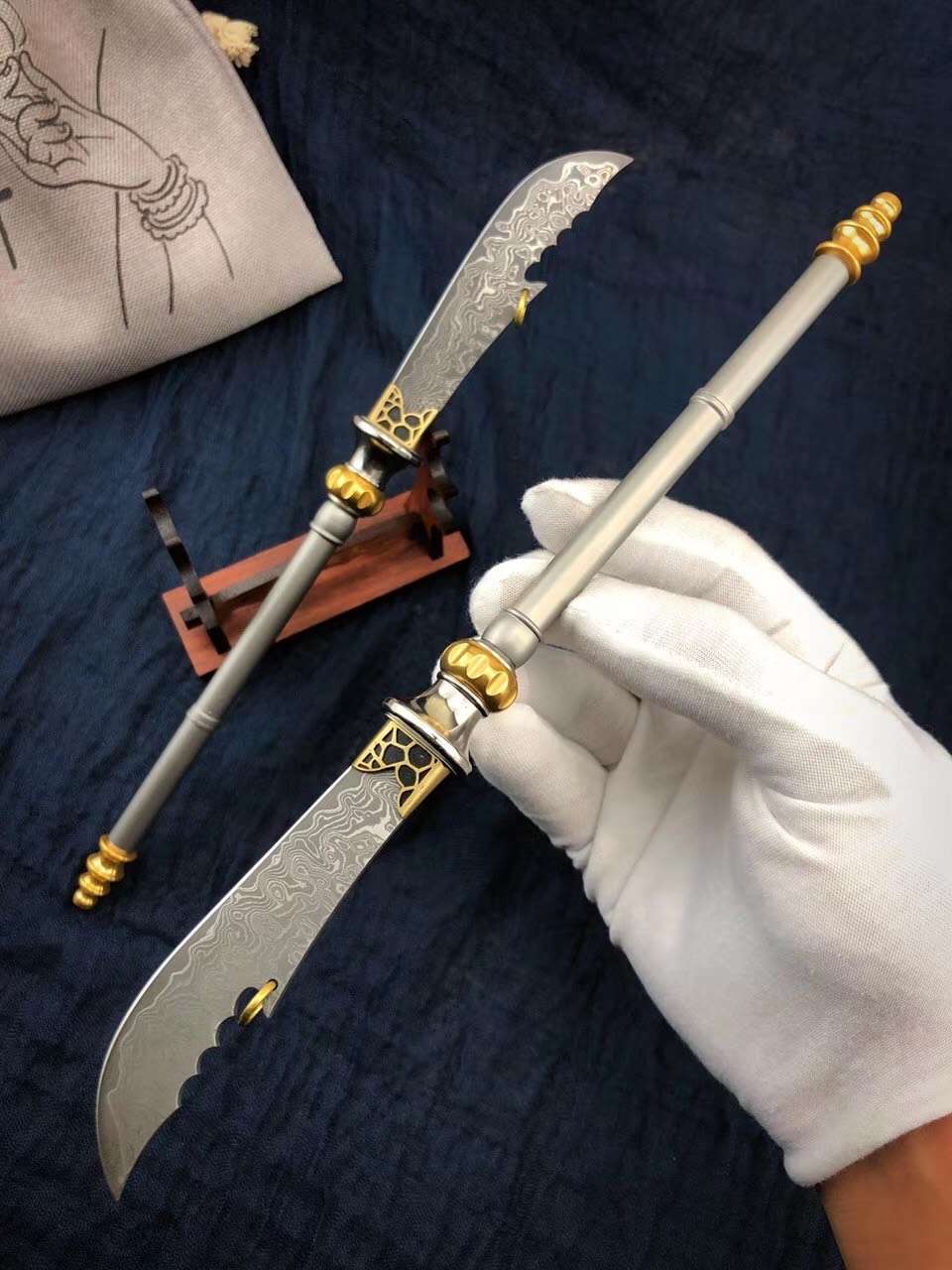 The Crescent Blade Damascus Steel Pocket Knife Assemble Version