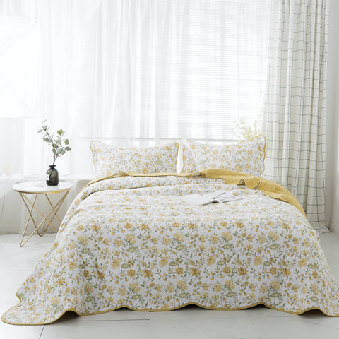 Summer bedroom ideas, yellow bedding, sunshine yellow, lemon yellow quilt set