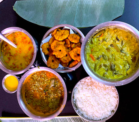 Tamil New Year Meal - Paruppu Payasam, Avial, medhu Vadai, Vada, Rasam, rice, ghee  – Tamil Cuisine – GirijaPaati Style South Indian traditional vegetarian recipes from an Indian grandmother's kitchen www.girijapaati.com