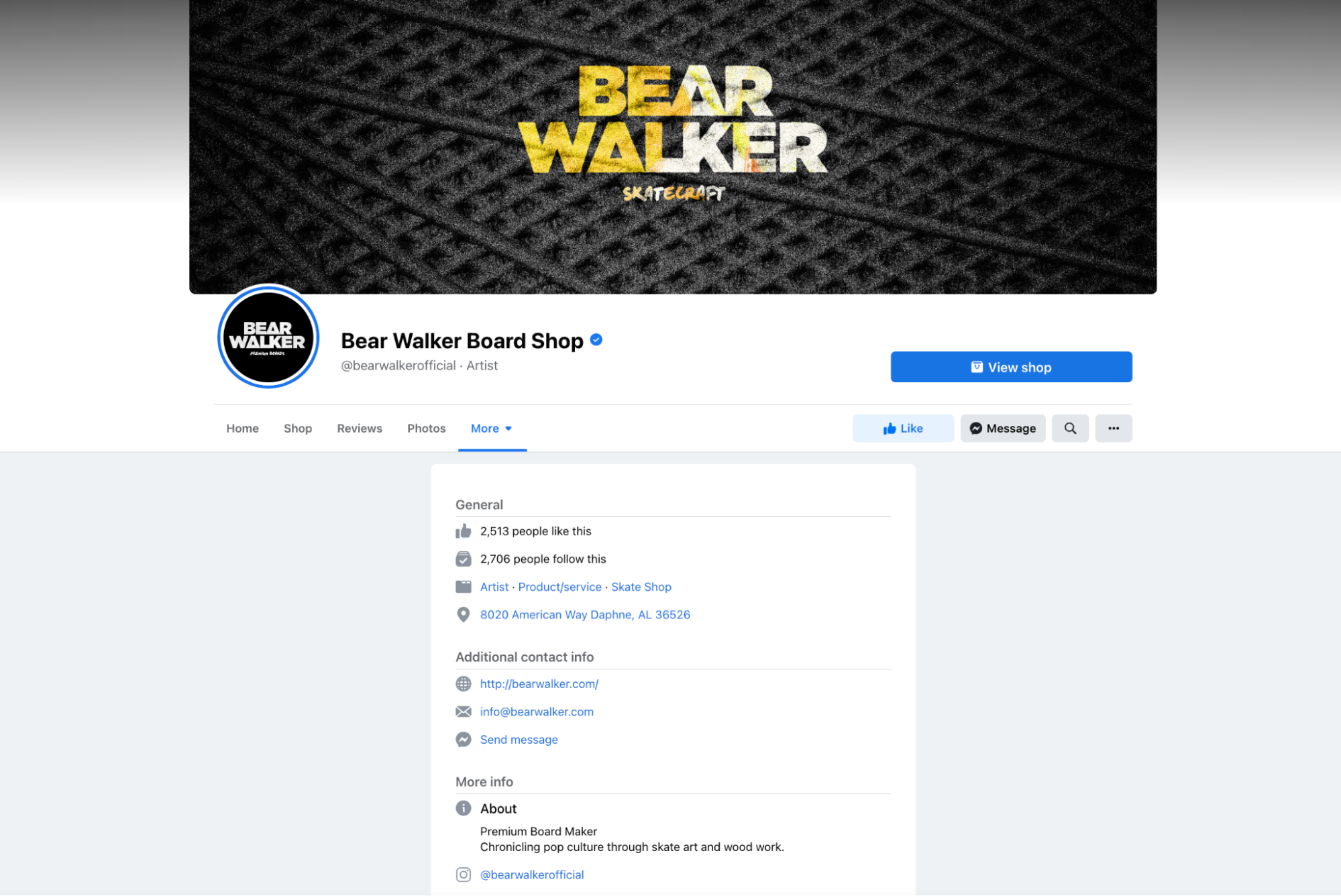 关于 Bear Walker 的 Facebook 页面部分，其中显示了一张带有轮胎图案背景和黄色“Bear Walker”文字的封面照片