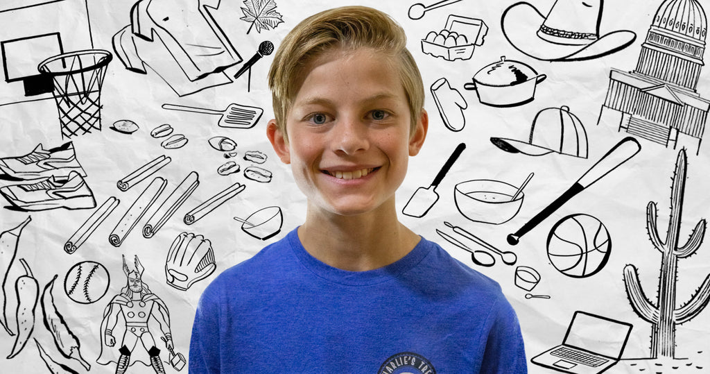 12岁创始人Charlie Kobdish的拼贴照片。他穿着一件亮蓝色的t恤。他站在一个充满插图的背景上，这些插图反映了他的生意、爱好、灵感、未来目标以及他来自哪里(德克萨斯州)。
