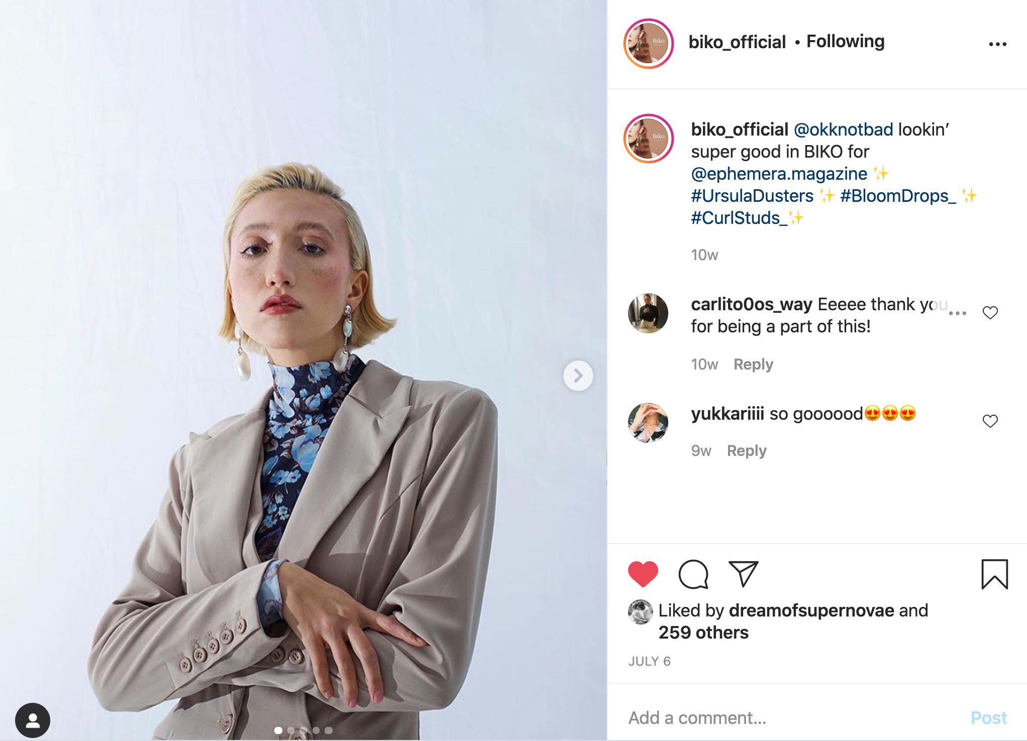 Biko Instagram post - model draagt sieraden