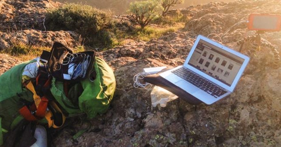 How to Become a Digital Nomad - HostelPass