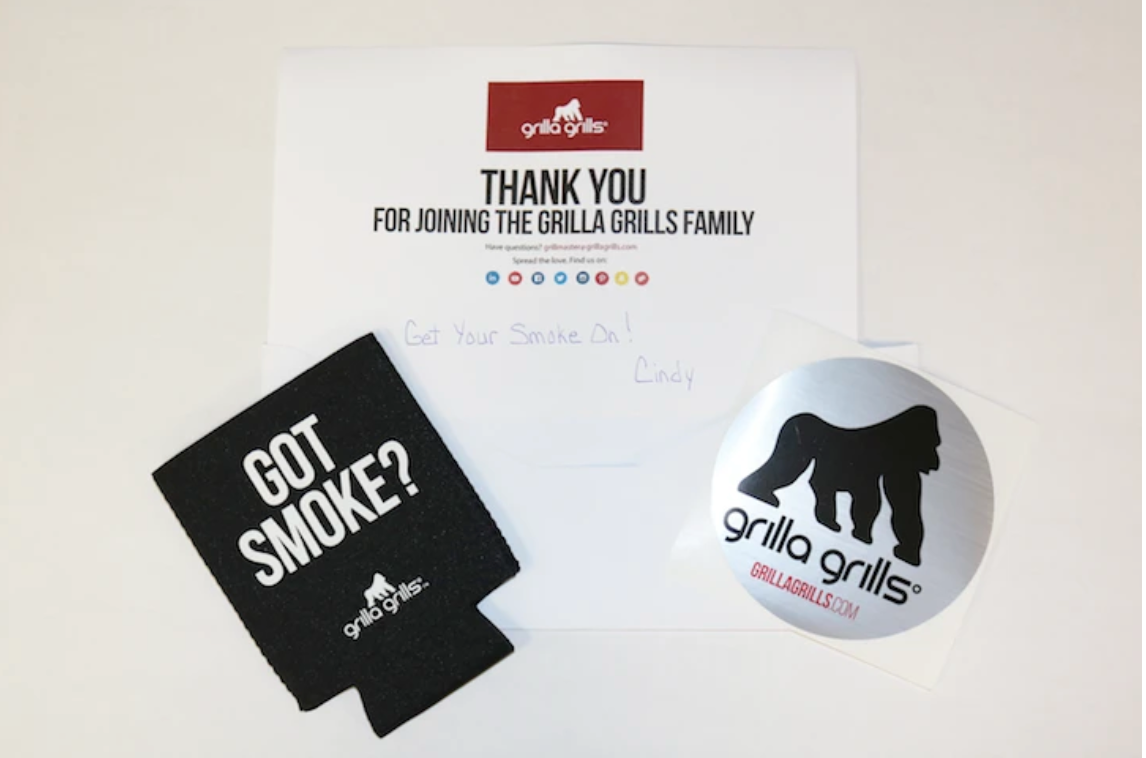 Grilla Grills legt den Bestellungen ihrer Kund:innen immer eine Beilage dazu, um Danke an die Kund:innen zu sagen.