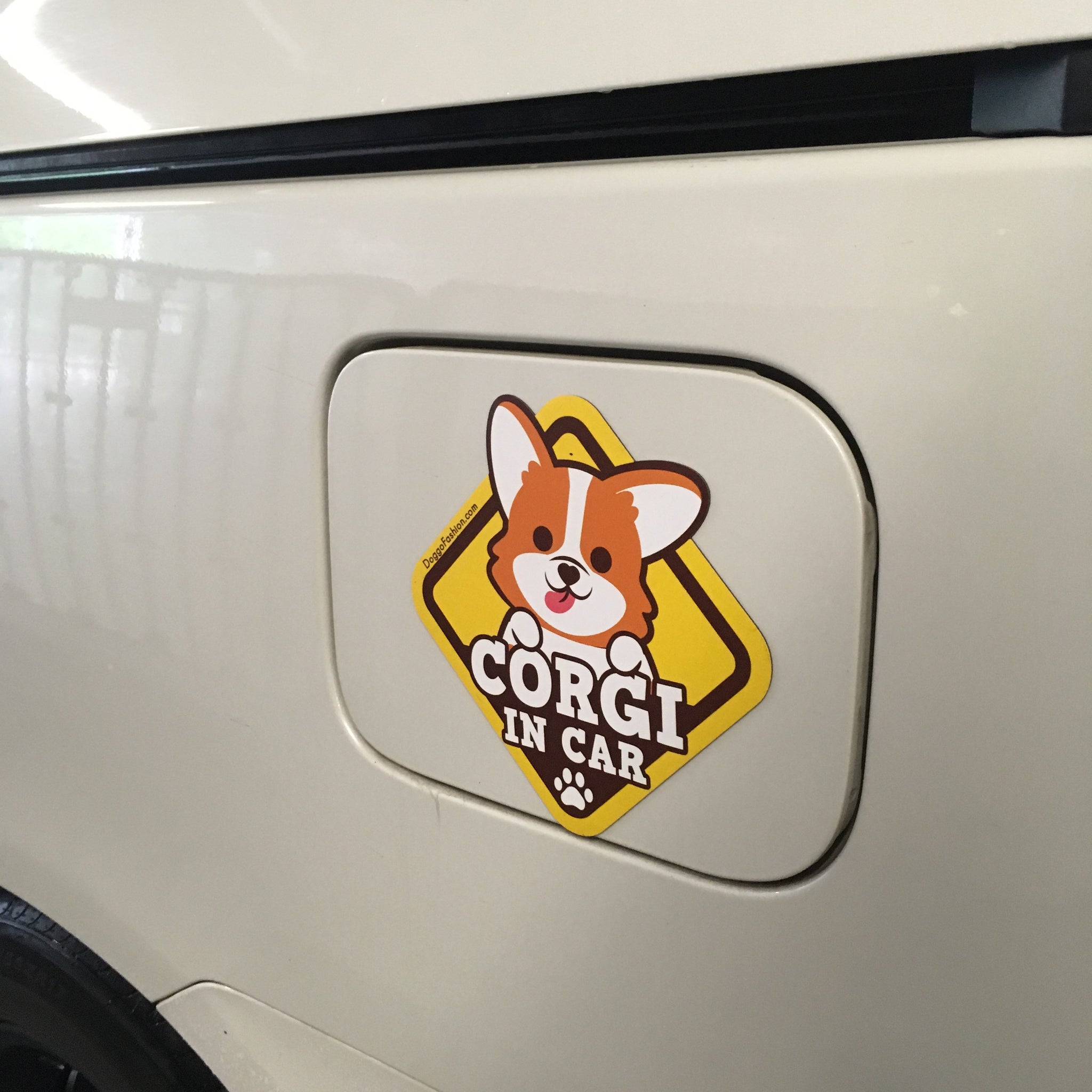 corgi car