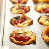 cranberry-brie-bites-appetizer-thanksgiving-snack-recipe