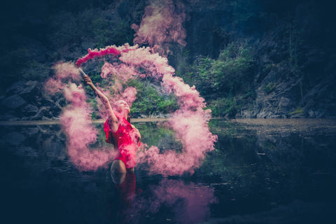 Smoke Bomb Photography Model with Pink Ring Pull Smoke Grenade