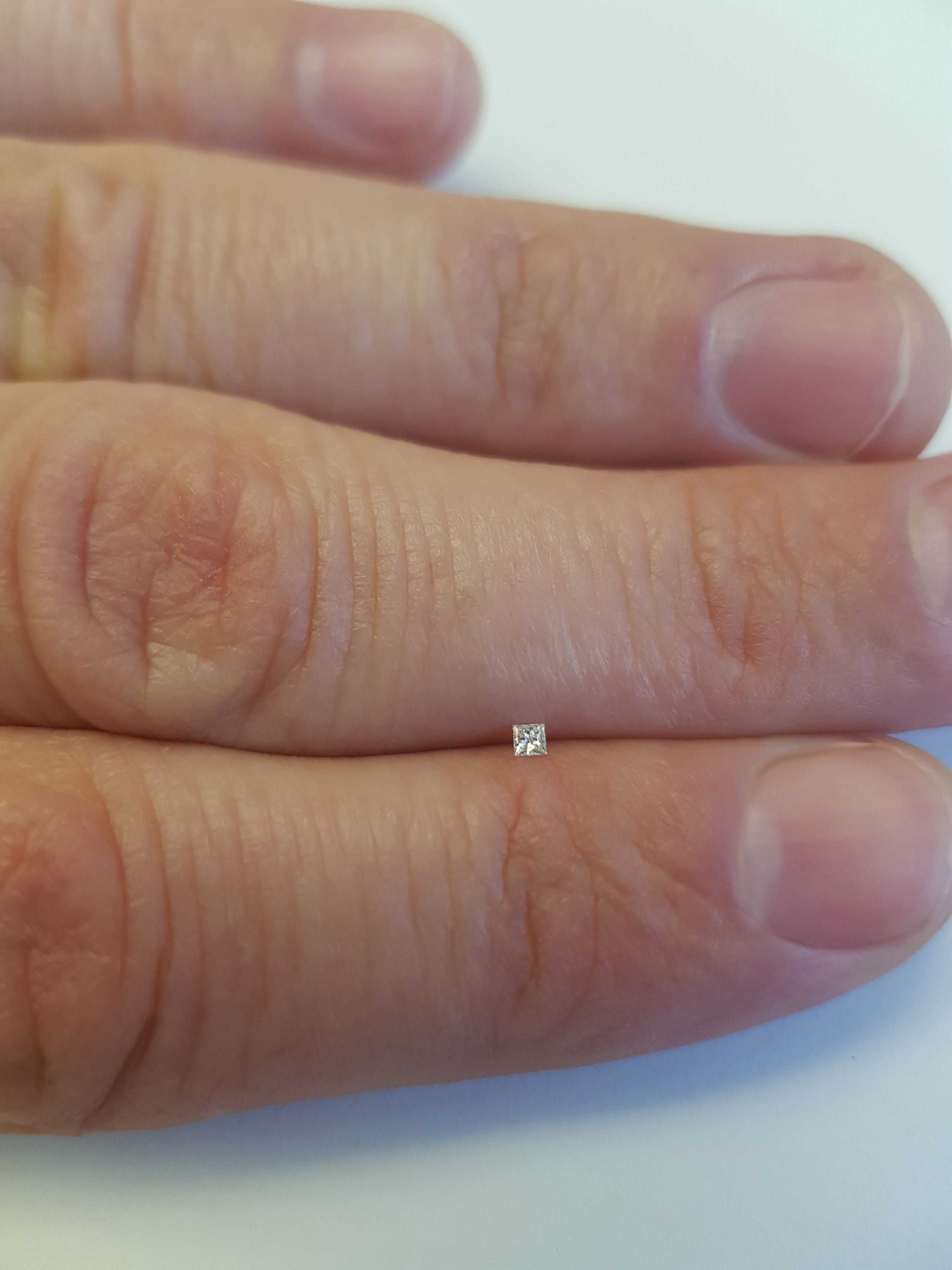 1.6 mm diamond weight