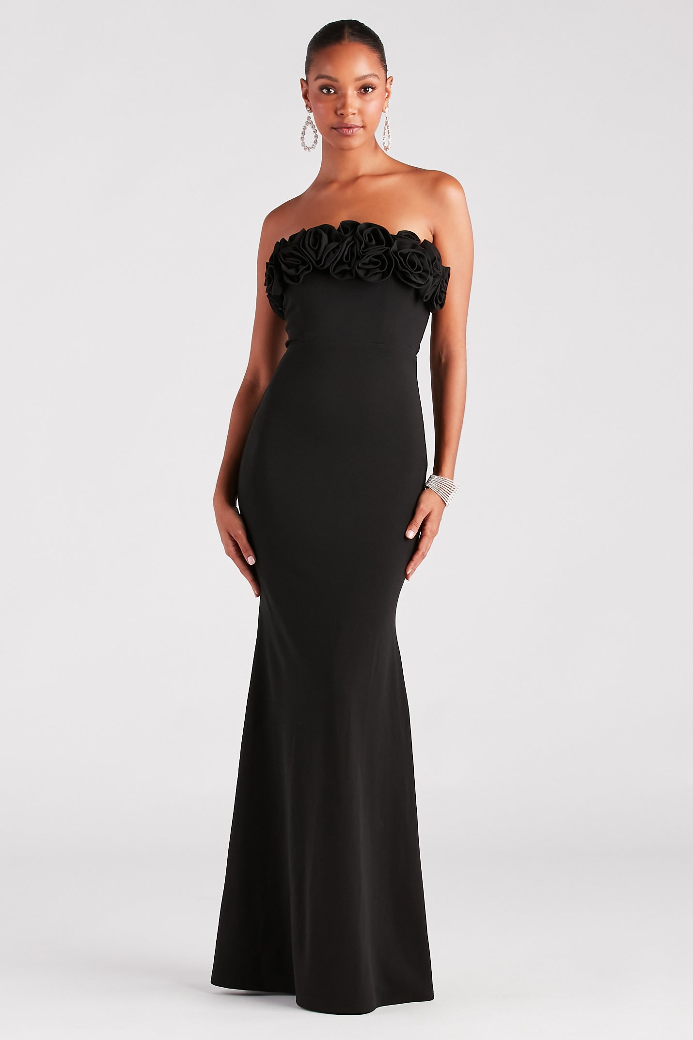 Black Prom Dresses in Black Sequin, Glitter, Satin, & More & Windsor