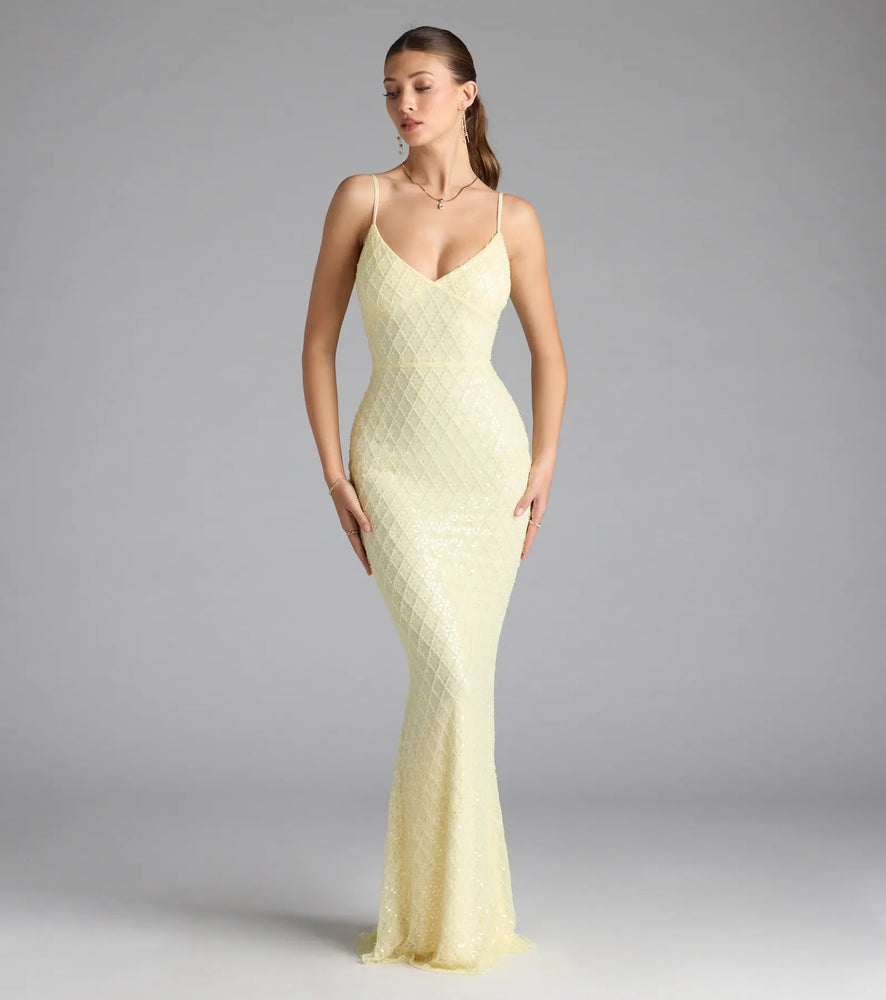 Windsor Kaylie V-Neck Bodycon Sequin Bead Formal Dress in Yellow