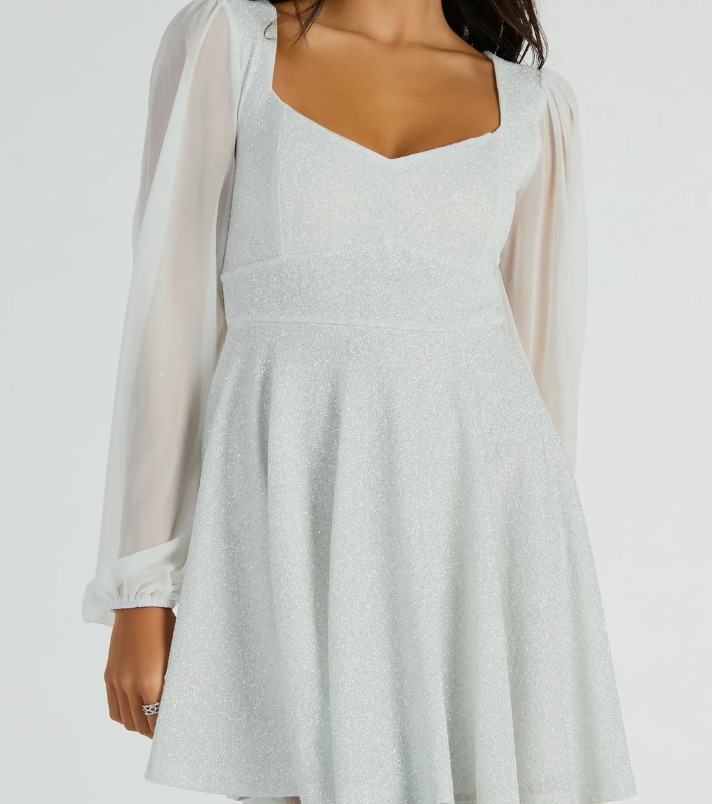 Captivate yourself in a shimmering evening dress White Black Blue