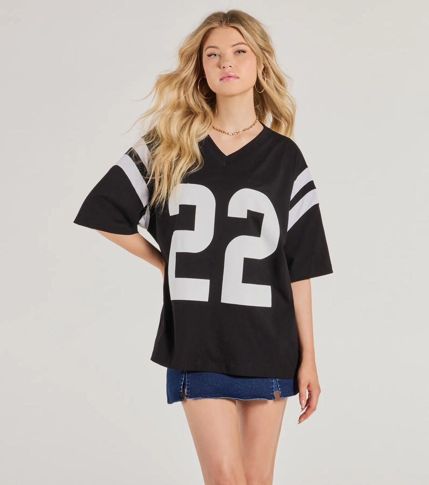 Windsor 22 Oversized Graphic T-Shirt Top in Black