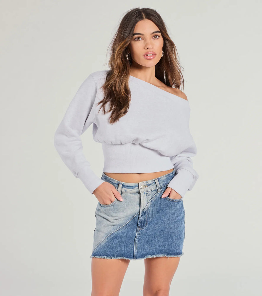 Cutie Alert Long Sleeve Fleece Crop Sweatshirt in Heathergrey
