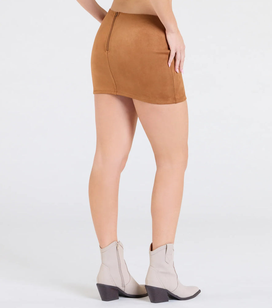 Total Charmer Low-Rise V-Waist Mini Skirt in Camel