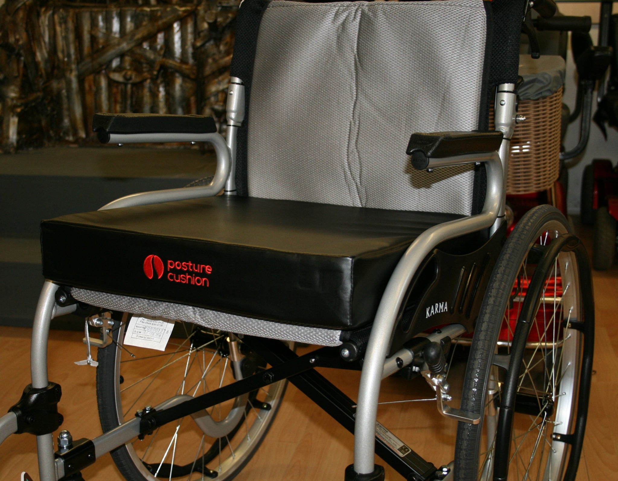 Grovtex Wheelchair Seat Booster Cushion 18"/18"/4" With Heavy Duty Wat