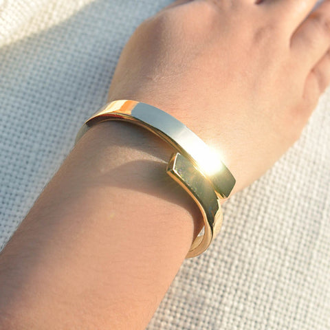 gold bracelet 