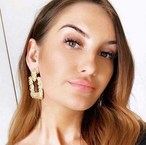 large gold hoop earrings