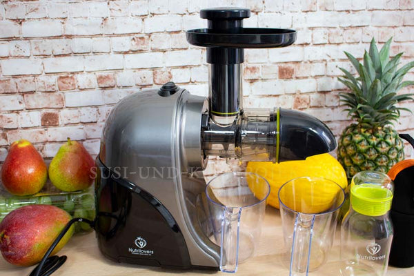 Green Press Horizontaler Slow Juicer für Sellerie & Grünes von Nutrilovers Slow Juicing Sellerie bio