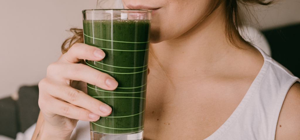 reasons you should add a greens drink to your daily rituals