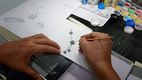 Designer de colliers pour femme