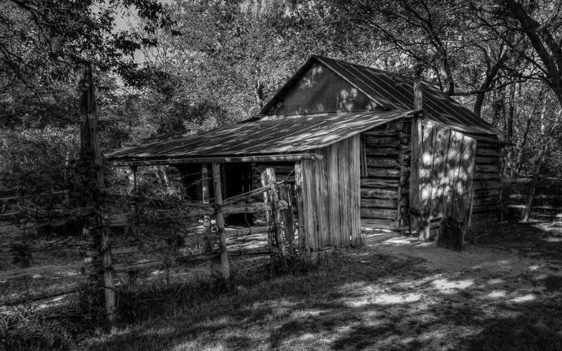 Witch Mountain, Cedar Hill | Photo by flickr/lrod