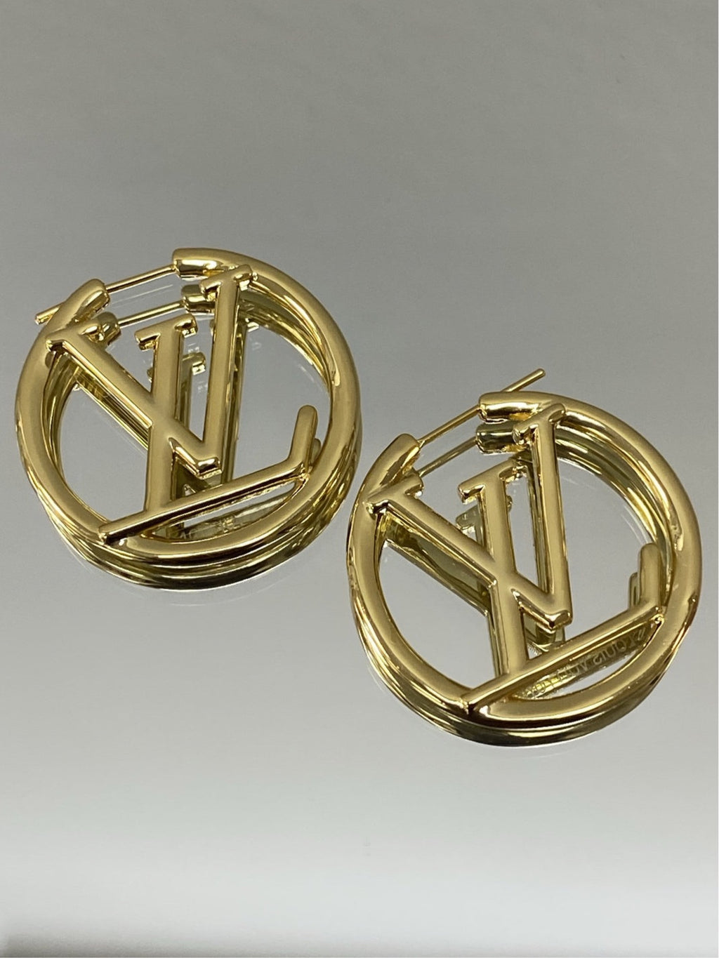 Wild V Hoop Earrings S00  Fashion Jewelry  LOUIS VUITTON