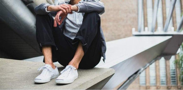 white converse street style