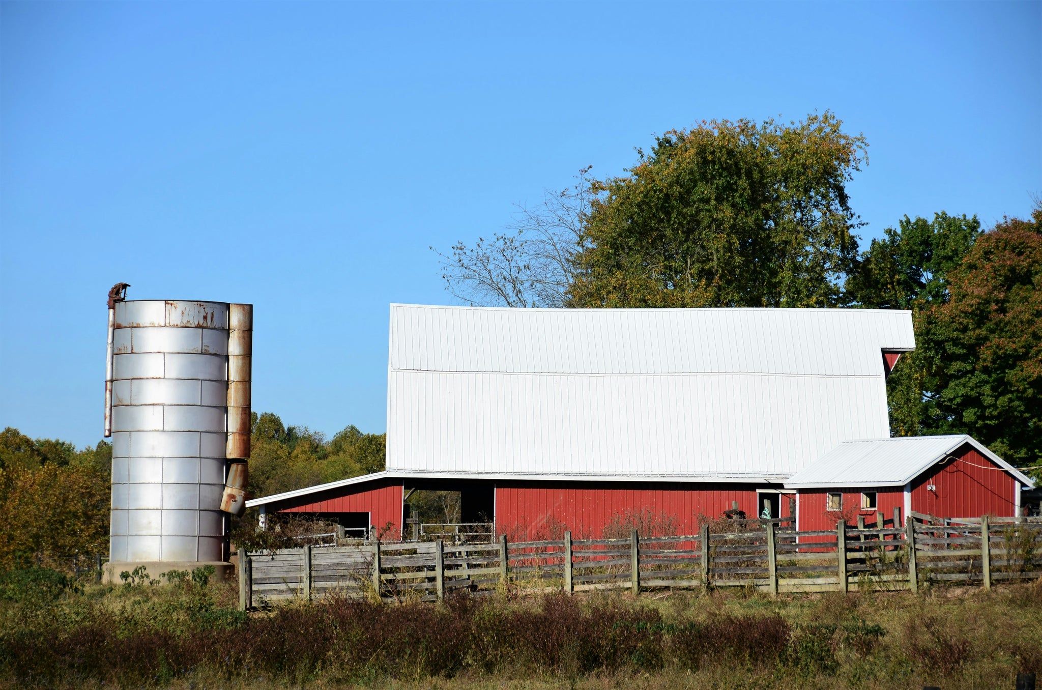 Biogas-plant-on-a-livestock-ranch.webp__PID:bbb6ba3a-10aa-4726-89b8-d08d52d33c60