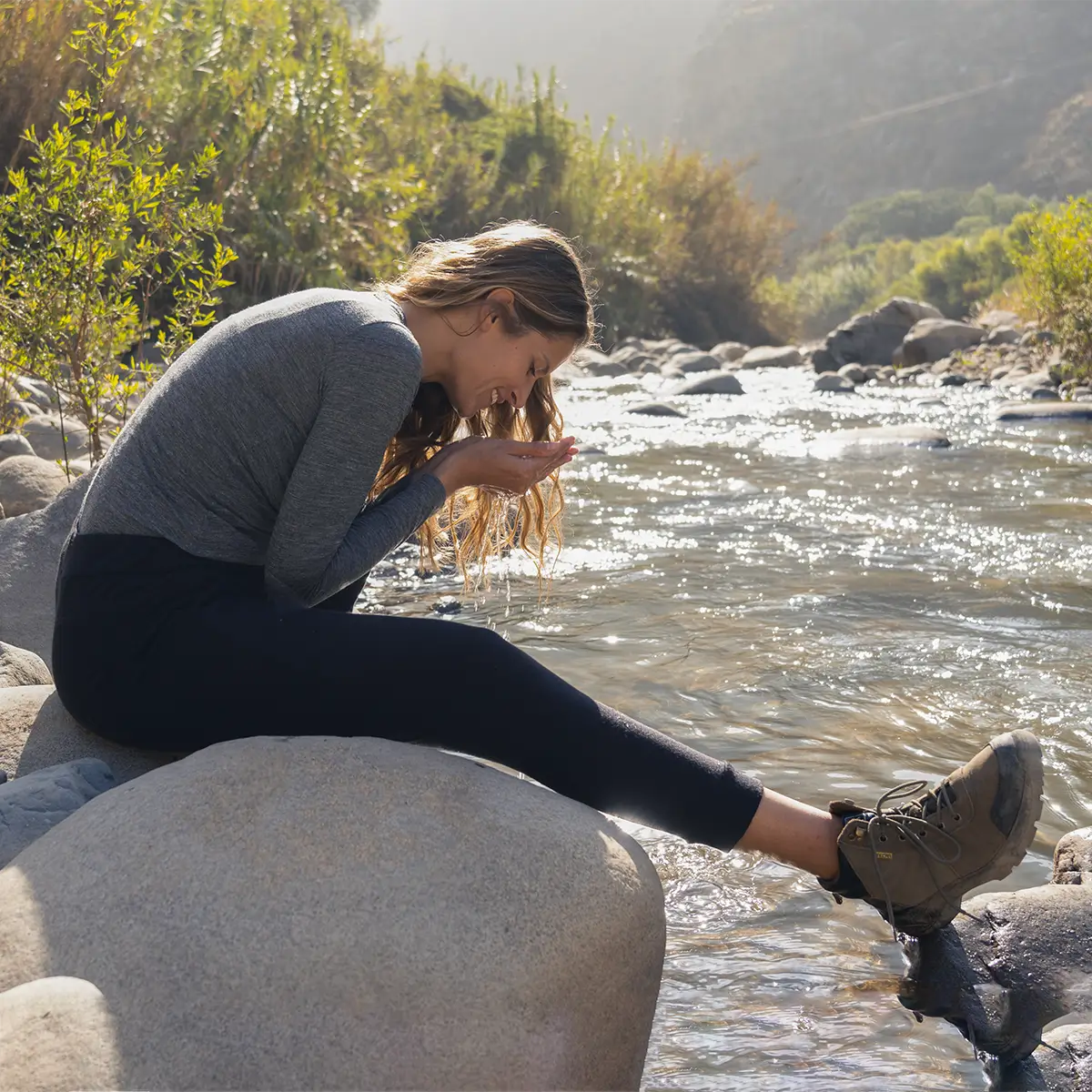 Women's Alpaca Wool Long Sleeve Shirt: 160 Ultralight | Arms of Andes