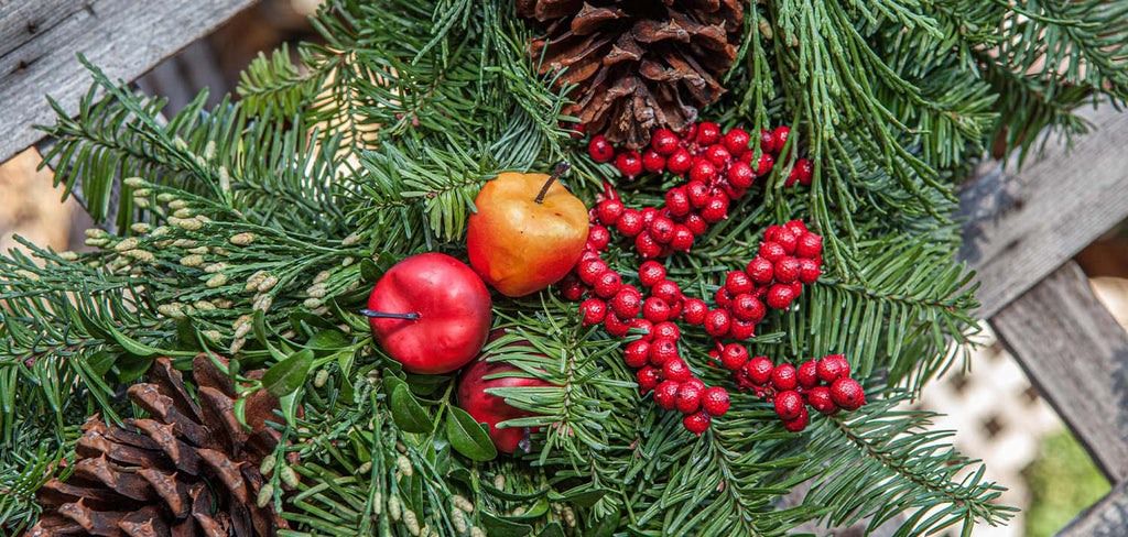 Apples on a Christmas wreath