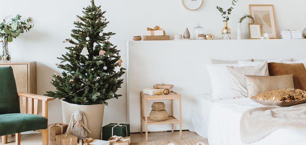 christmas tree in apartment 