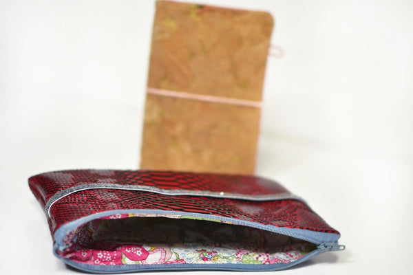 trousse de bullet journal, trousse en simili-cuir Bordeaux rouge et Liberty mauvey