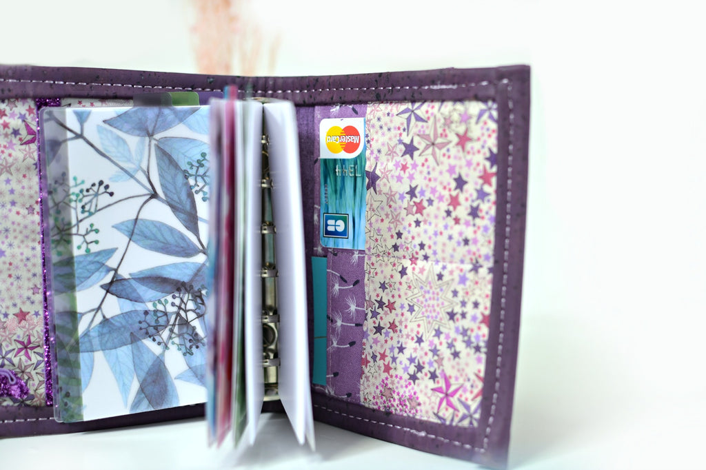 pocket planner portefeuille en liège vegan mauve et Liberty Adelajda rose et violet