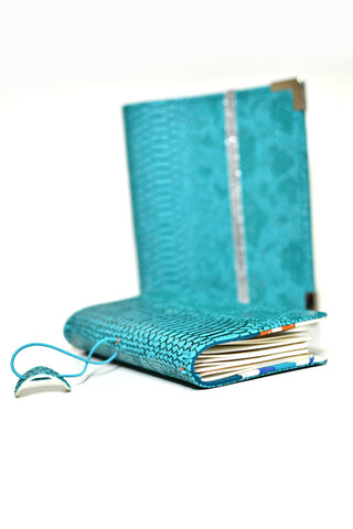 organiseur A5 et carnets rechargeables personnalisés et artisanaux en faux cuir turquoise dragon et argent