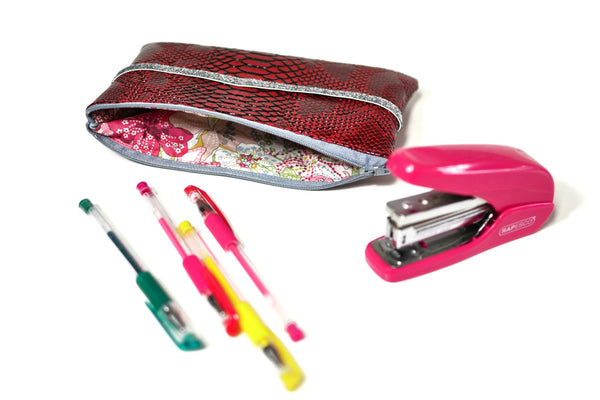 trousse de bullet journal, trousse en simili-cuir Bordeaux rouge et Liberty mauvey