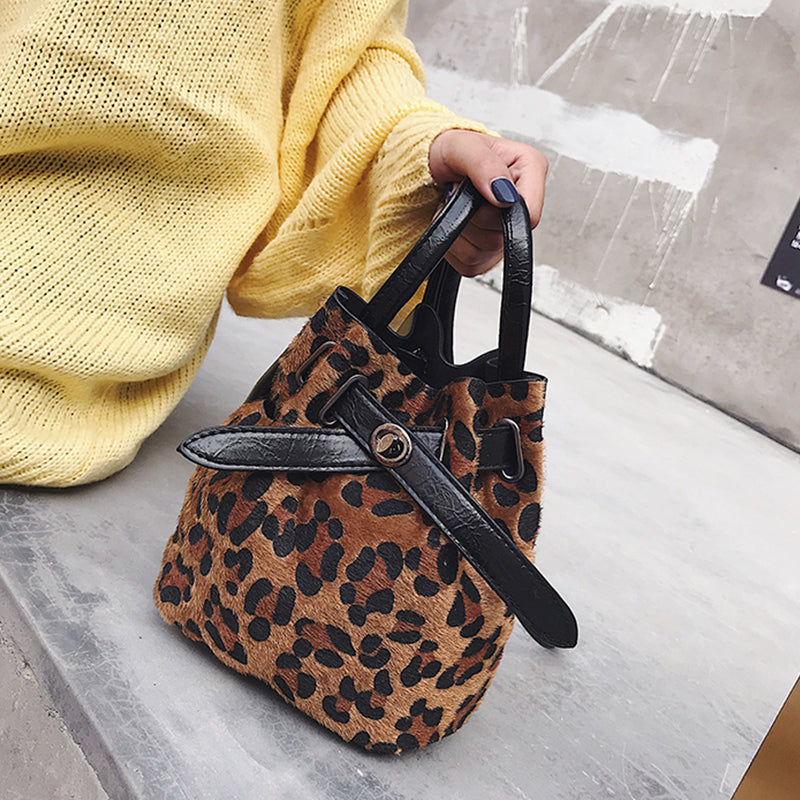 New Leopard Fashion Personality Bucket Bucket Shoulder Diagonal Multi-Purpose Bag Female