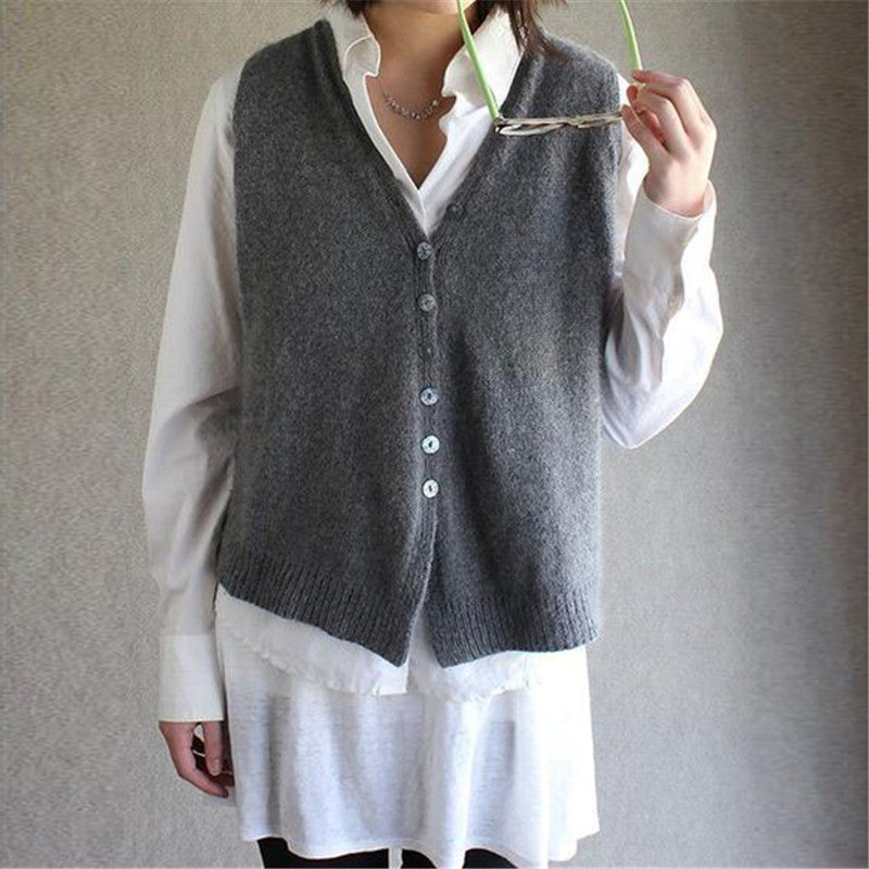 V-neck solid color knit vest
