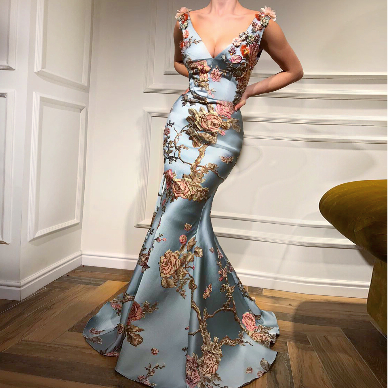 Sexy sleeveless  Embroidery Printed Fishtail Dress